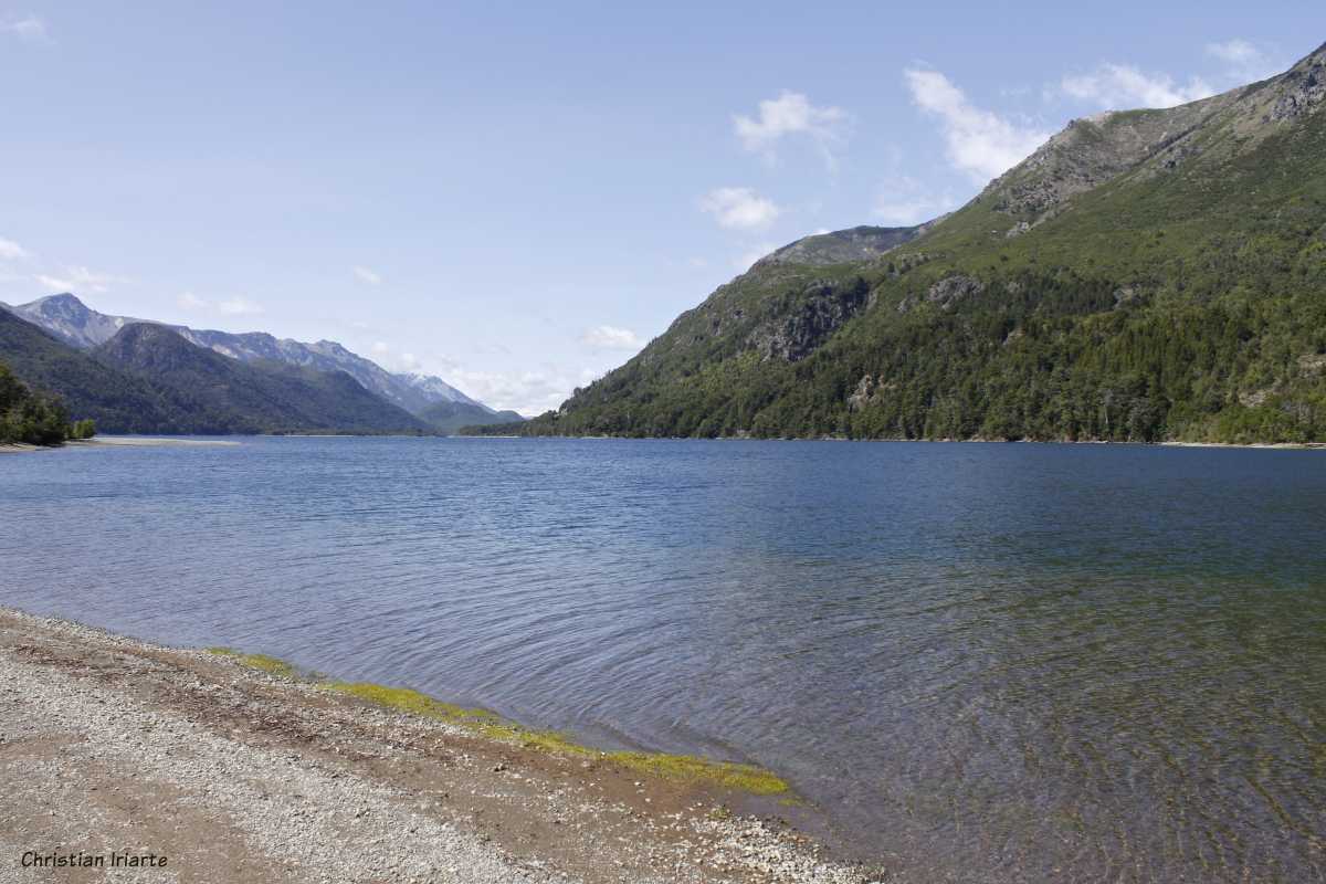 Imagen: Lago Guillelmo en el parque nacional Nahuel Huapi